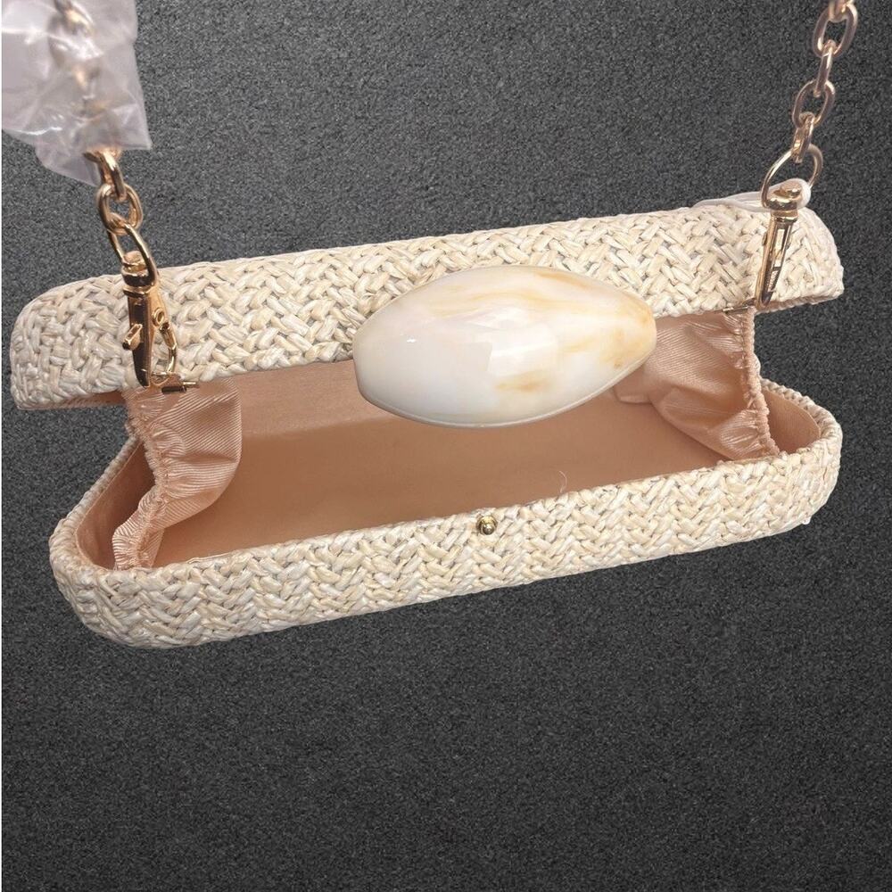 Urban Expressions Beige Clutch w/ Clasp & Detachable Gold Chain Strap - Picture 9 of 12